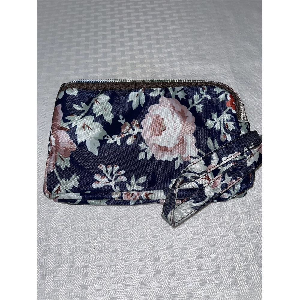 Triple zip wristlet